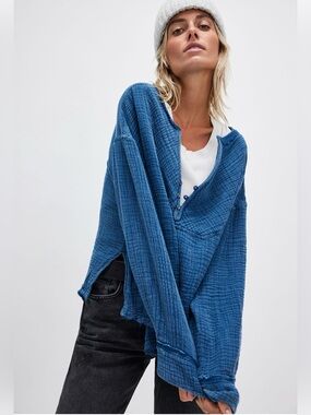 Free People We The Free Easy Sunday Indigo Pullover XS Light Dusty Wash Color